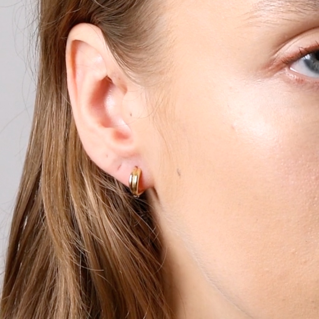 Aurate 14k Yellow Gold Crossover Huggie Earrings